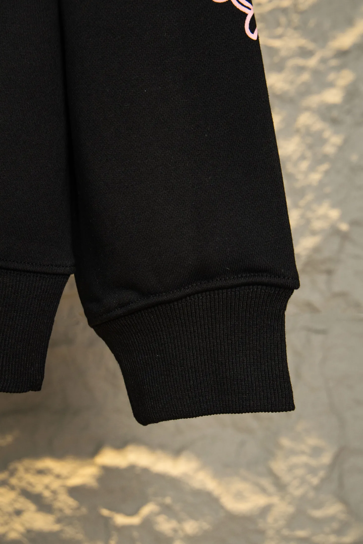 ：Y 150 Come Hearts Deadly Doll Pink ， ， 。 Black +Pink ， ! Quality ， ， ， 。 ， ， ! ：Black Sizes：S M L XL